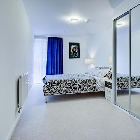 ロンドンLuxury 2 Bed Flat In A New Block In East Actonアパートメント エクステリア 写真