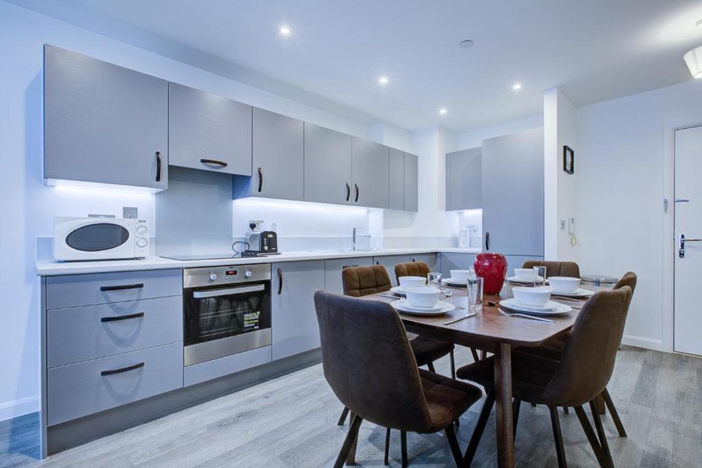 ロンドンLuxury 2 Bed Flat In A New Block In East Actonアパートメント エクステリア 写真