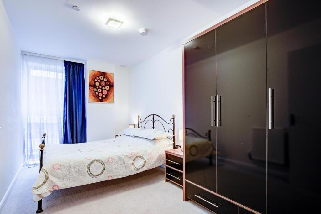 ロンドンLuxury 2 Bed Flat In A New Block In East Actonアパートメント エクステリア 写真