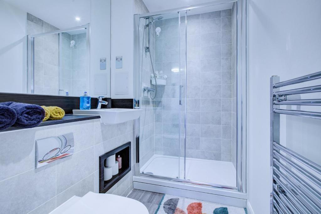 ロンドンLuxury 2 Bed Flat In A New Block In East Actonアパートメント エクステリア 写真