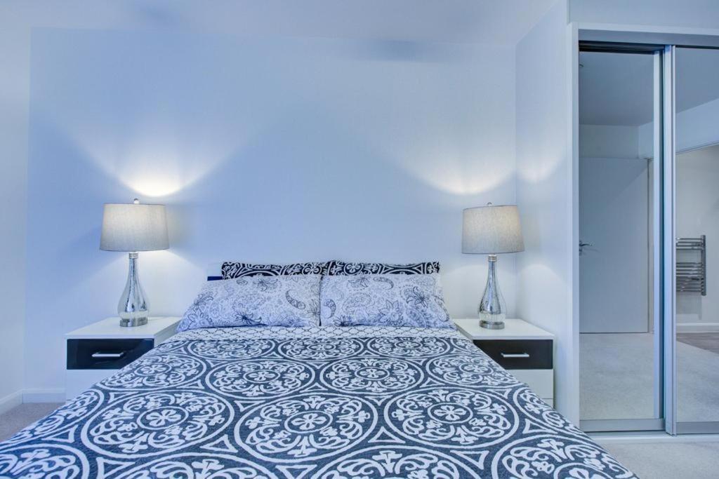 ロンドンLuxury 2 Bed Flat In A New Block In East Actonアパートメント エクステリア 写真